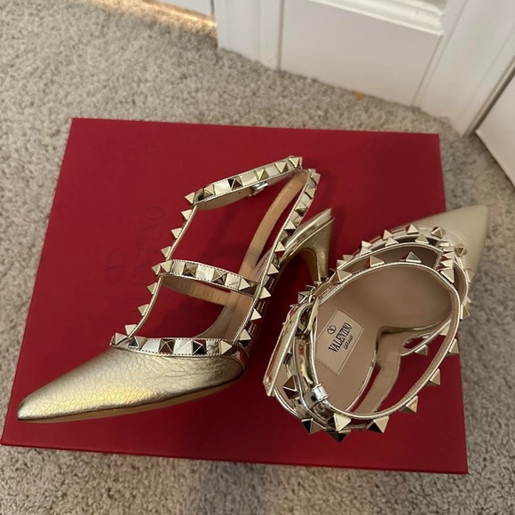 Valentino rockstudd heels in gold - Picture 3 of 5